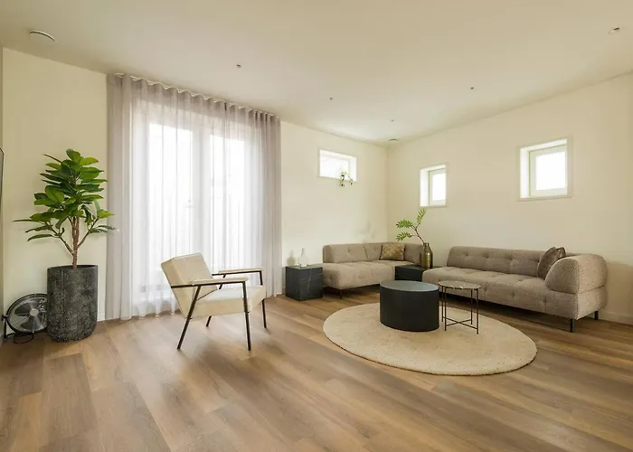 New Oirschot-eindhoven Crown Oirschot