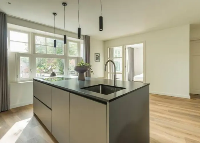 New Oirschot-eindhoven Crown *