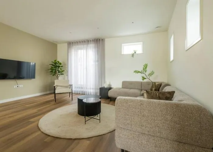 New Oirschot-eindhoven Crown